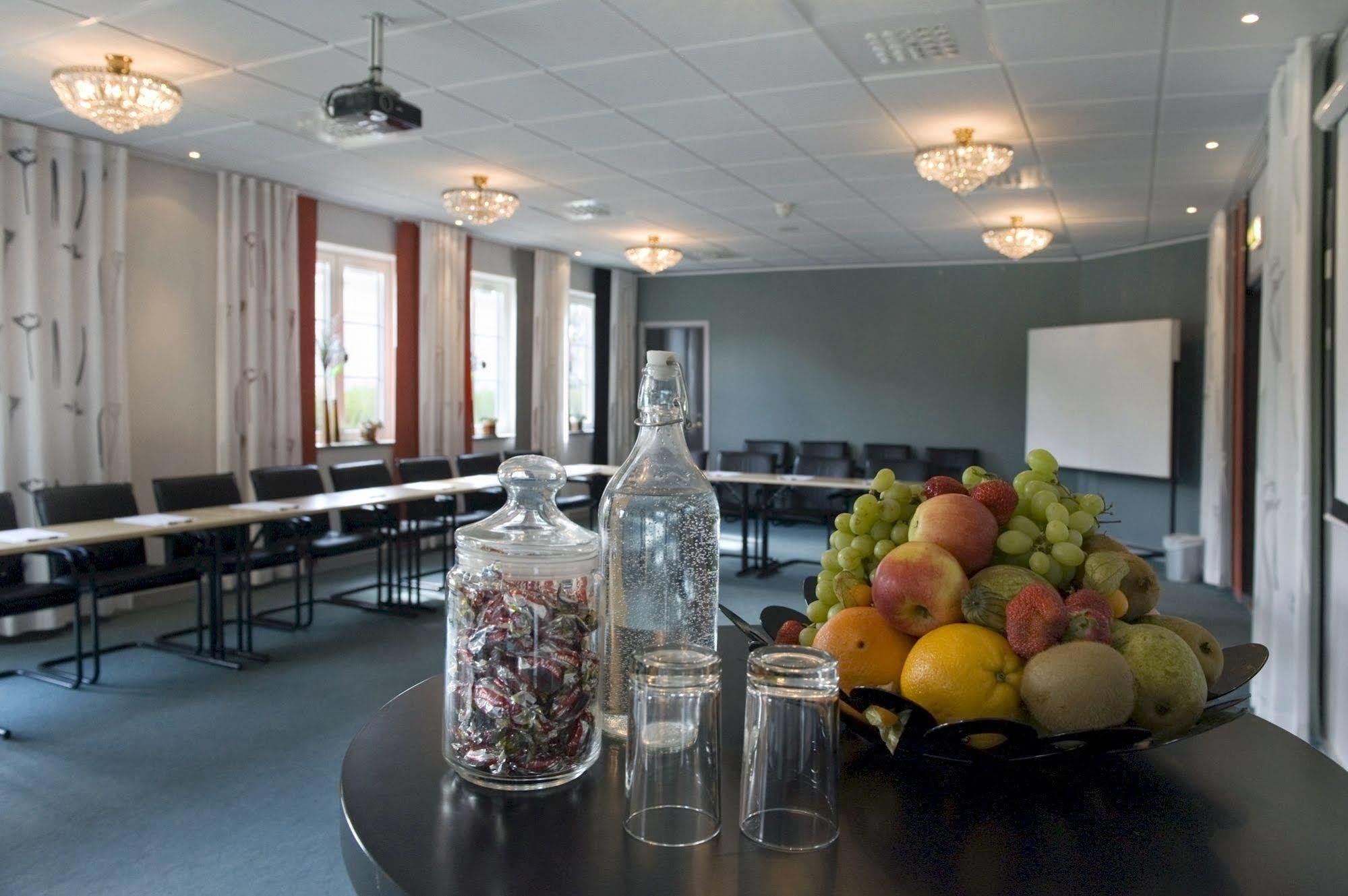 Lumber & Karle Hotel Kvänum Eksteriør billede